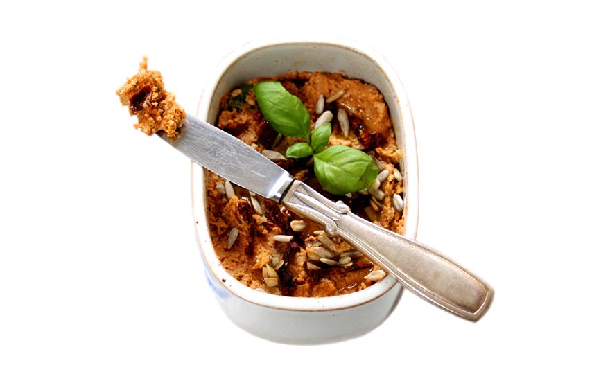 Paté din semințe de floarea-soarelui cu busuioc și roșii