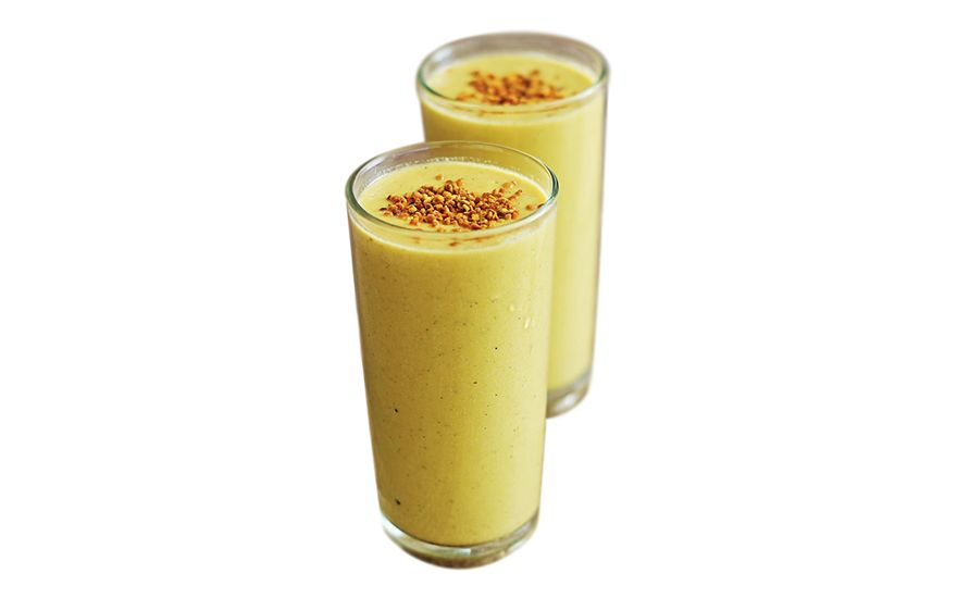 Smoothie cu mango și polen