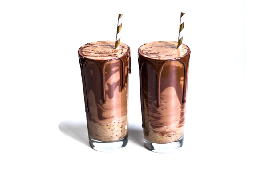 Smoothie de ciocolată cu caramel sărat