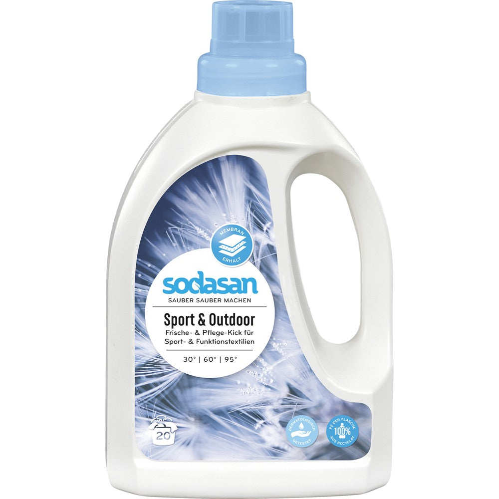 Detergent bio lichid Sodasan, 750ml, etichetă albastră, capac albastru.