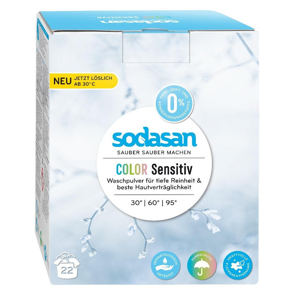 Cutie detergent praf bio sodasan Color Sensitiv, albastră cu detalii albe și inscripții.