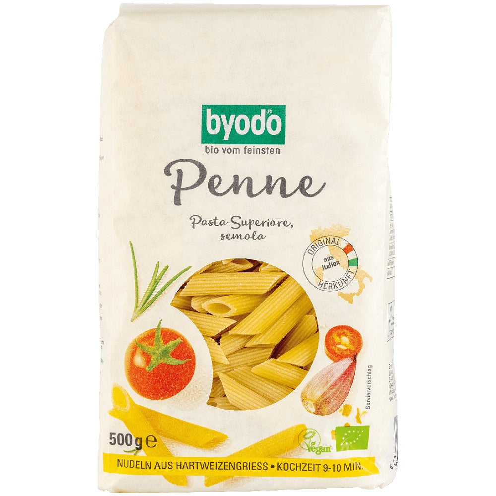 Penne semola Byodo 500g, paste bio ecologice, ambalaj bej, text închis, imagini ingredient tomate și usturoi.