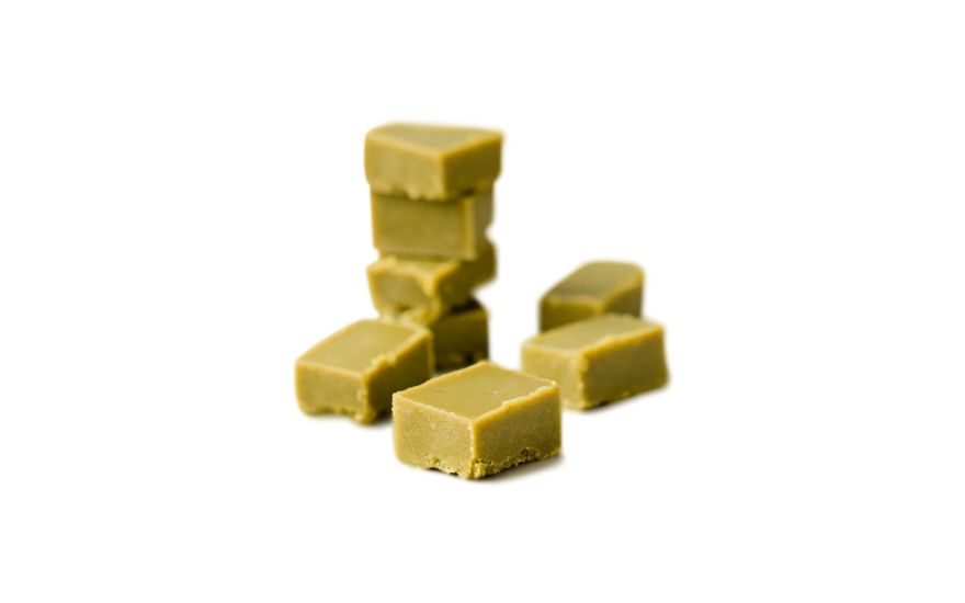 Ciocolată albă cu matcha şi mentă