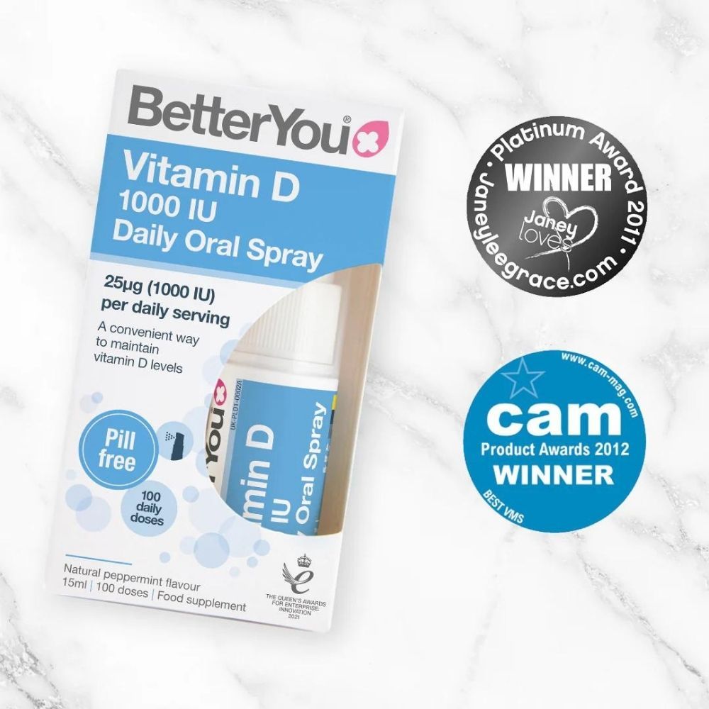 Spray oral D1000 Vitamin D 15 ml BetterYou, ambalaj albastru și alb, premiul CAM 2012, aromă mentă.