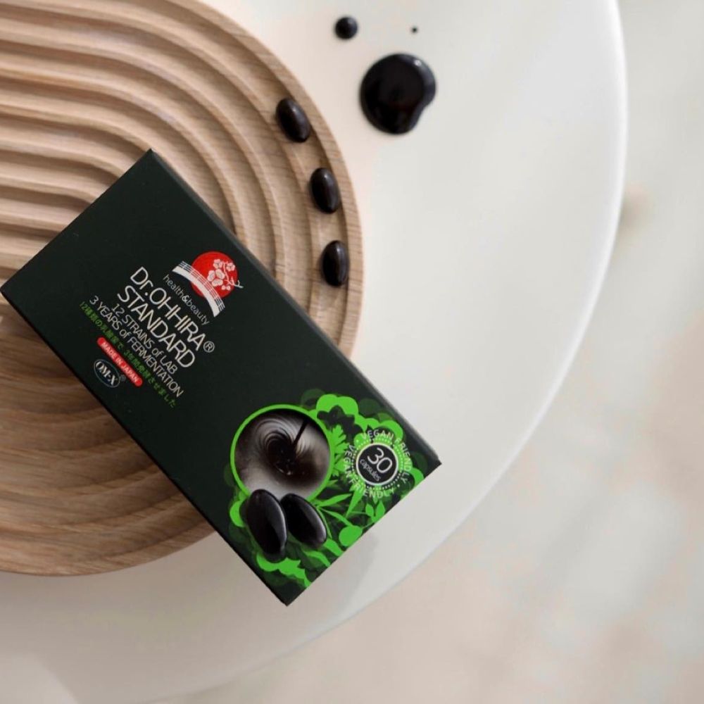 Dr.Ohhira® Standard probiotice, ambalaj negru-verde, capsulă neagră, detalii fermentare 3 ani.