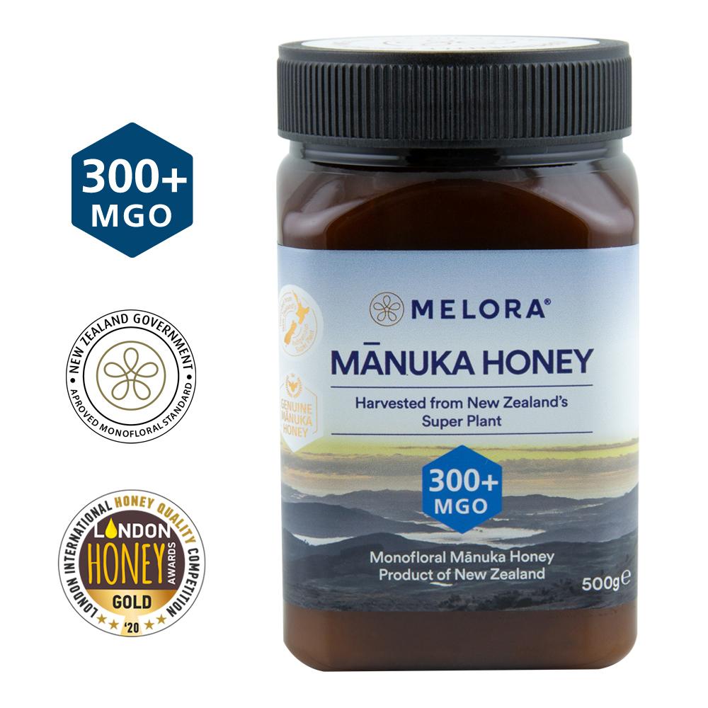Miere de Manuka Melora MGO 300+, UMF 10+, 500 g, borcan maro cu etichetă albastră și ștampile de autenticitate.